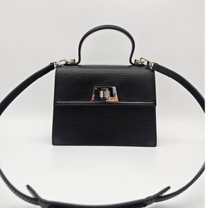 Authentic Louis Vuitton Epi Leather Sevinge PM #4271M